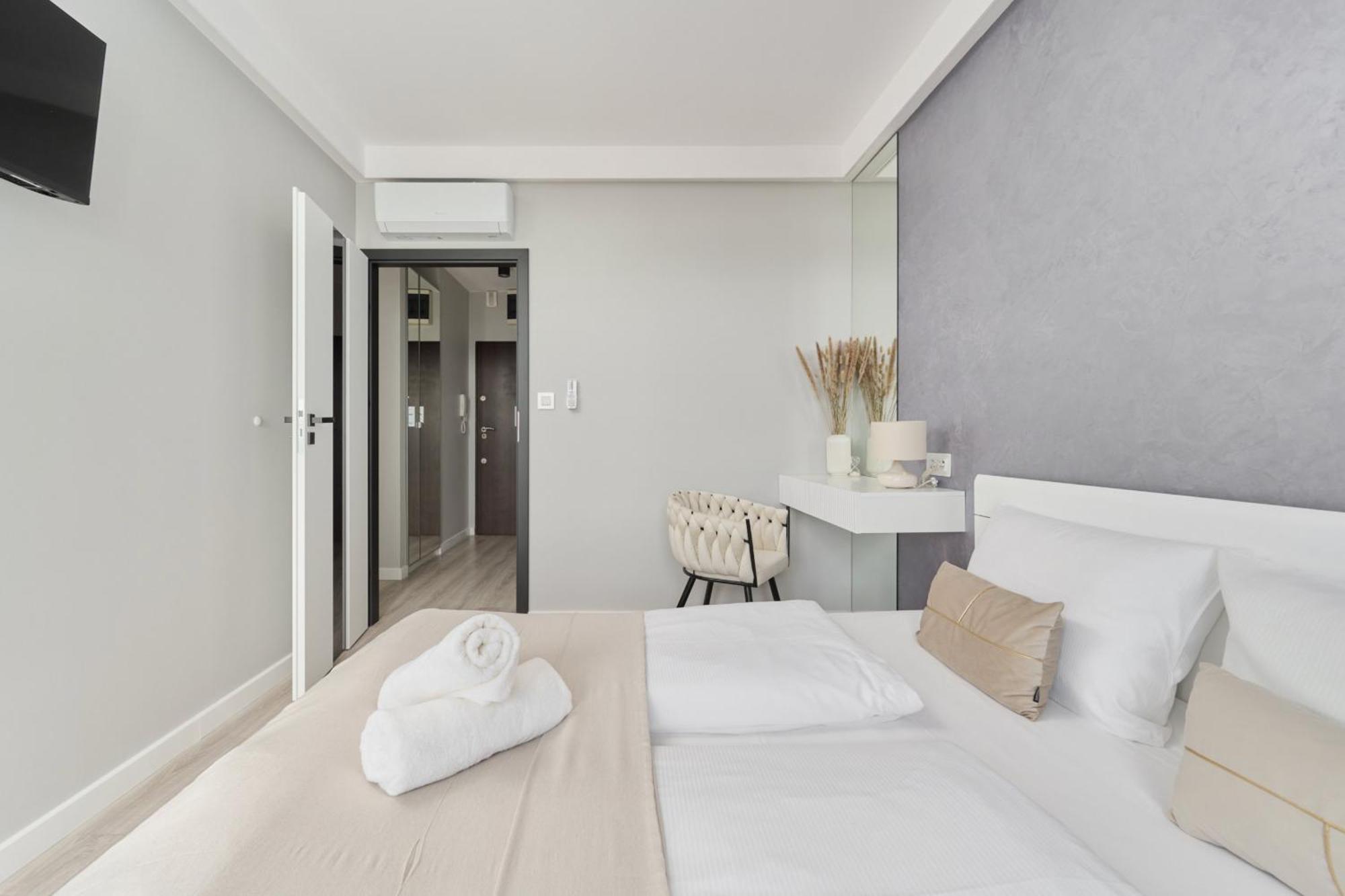 Odra Tower Apartment Center Of Wroclaw By Renters Prestige Exterior foto